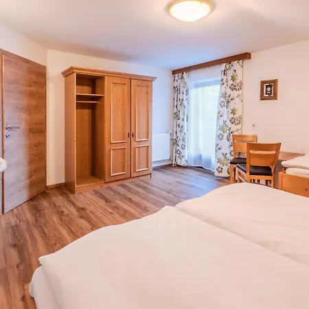 Hauser Lägenhet Stumm