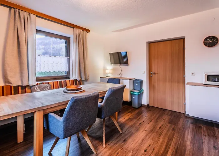 Hauser Apartment Stumm